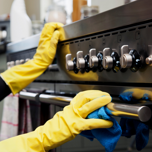 How to deep clean your oven