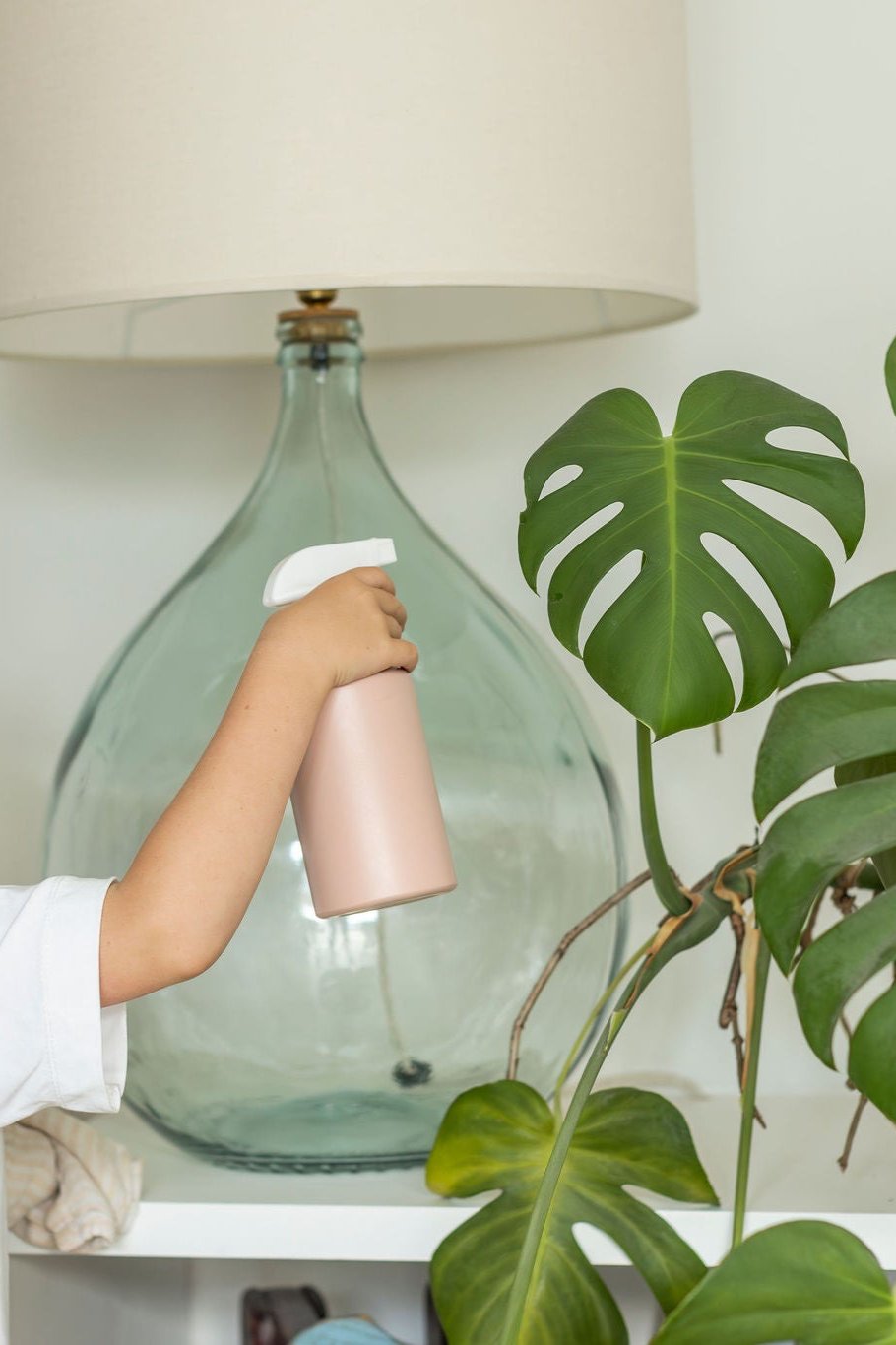 Refillable aluminium cleaning bottle by Colt & Willow.